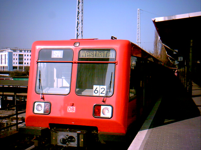 485 in Ostkreuz Bahnsteig F